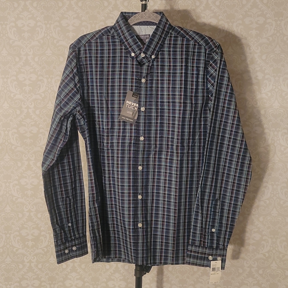 M's Never tuck shirt